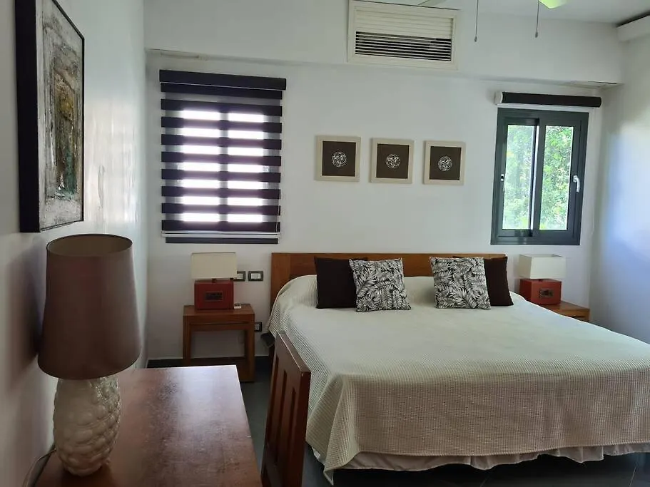 Oceanfront, Big And Cozy Apt In Aligio 라스테레나스 아파트