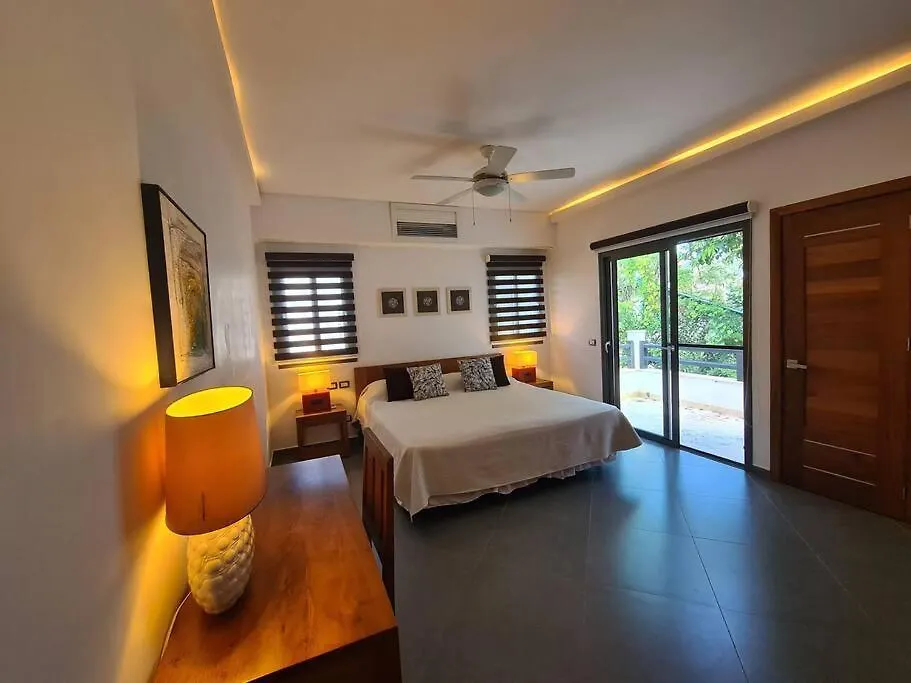 Oceanfront, Big And Cozy Apt In Aligio 라스테레나스 아파트